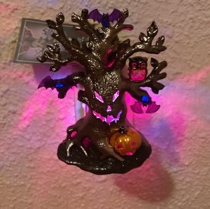 Halloween Tree Wallflower